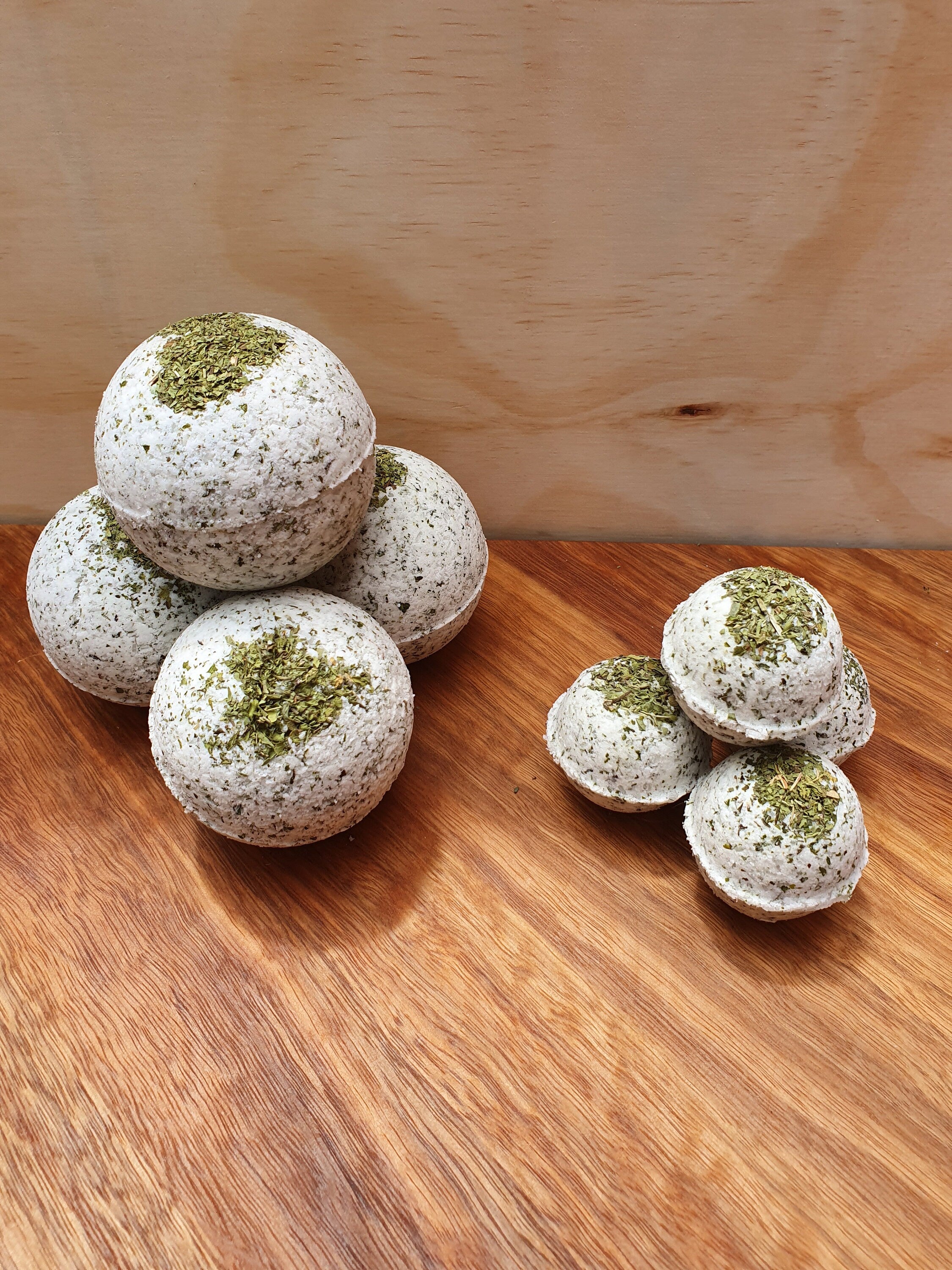 Spearmint Natural Bath Bomb