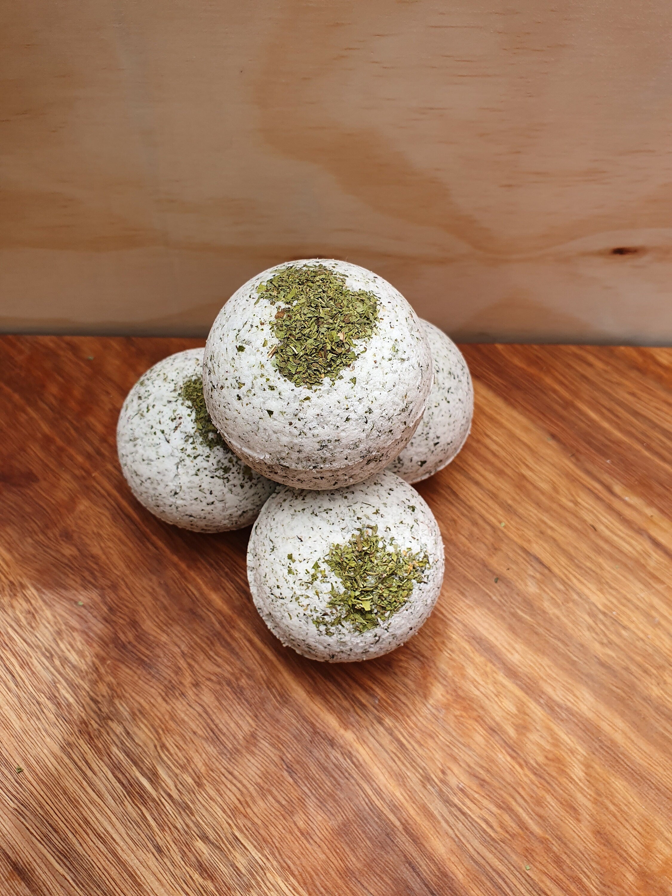 Spearmint Natural Bath Bomb