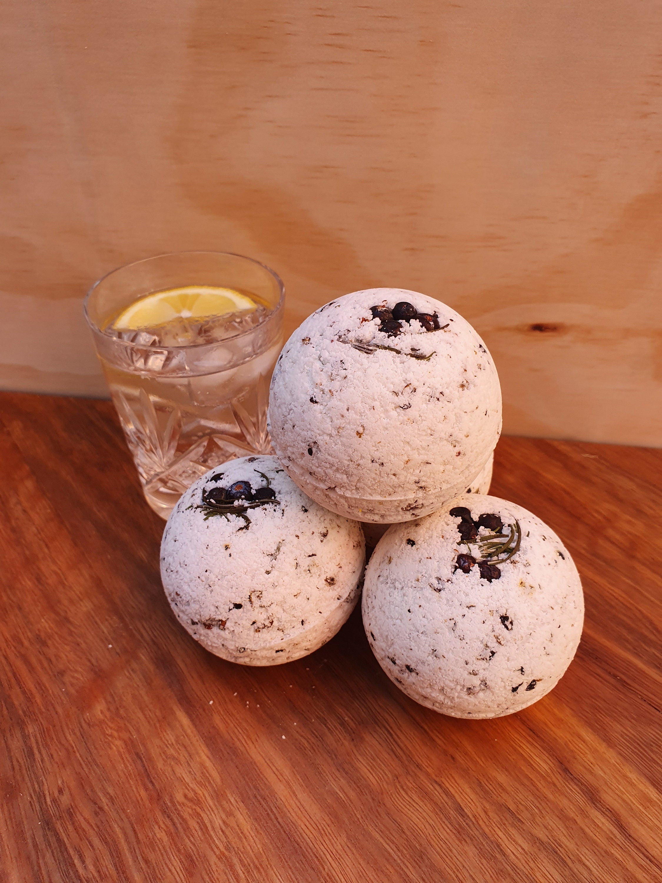 Gin and Tonic Natural Bath Bomb