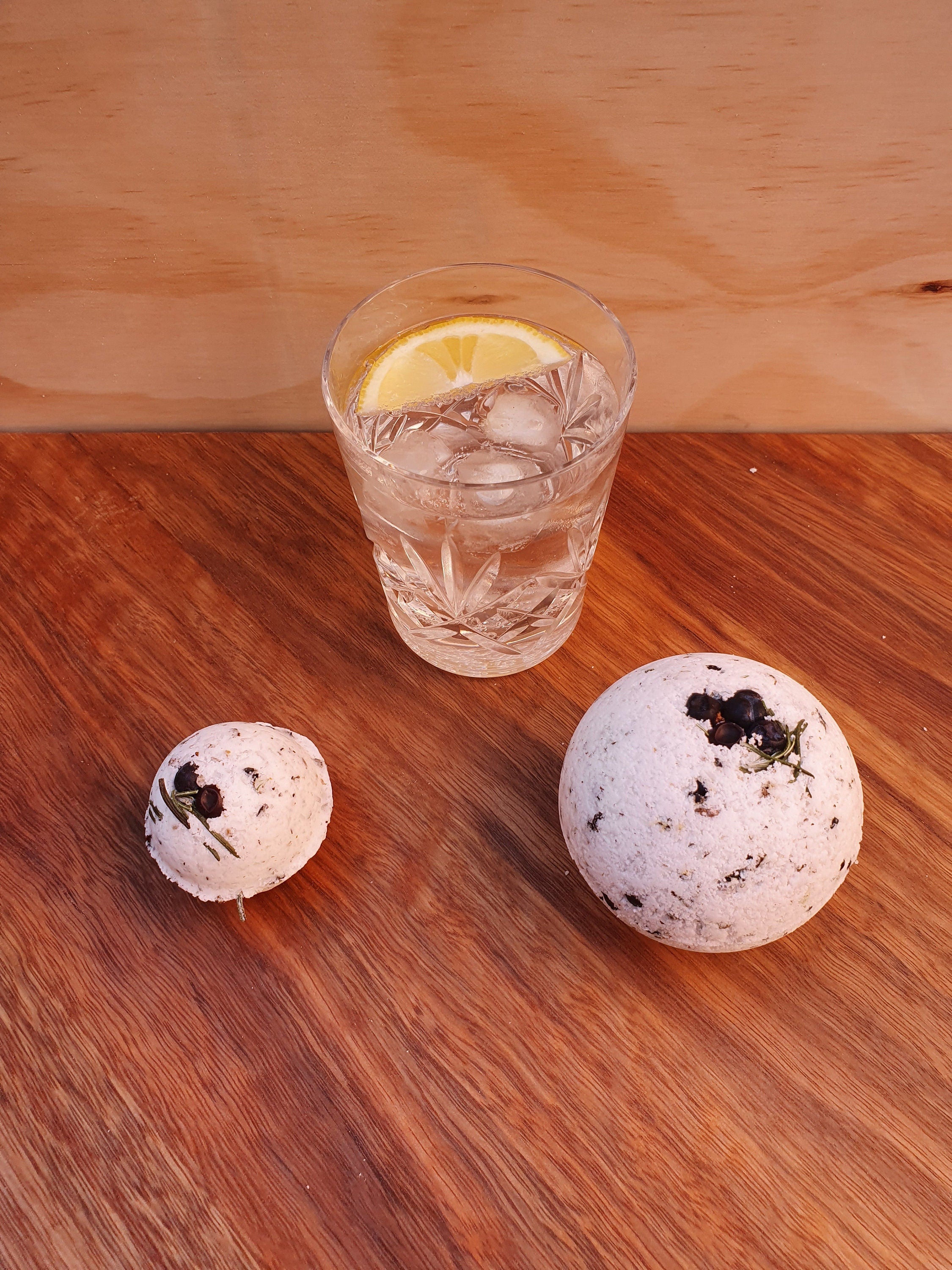 Gin and Tonic Natural Bath Bomb