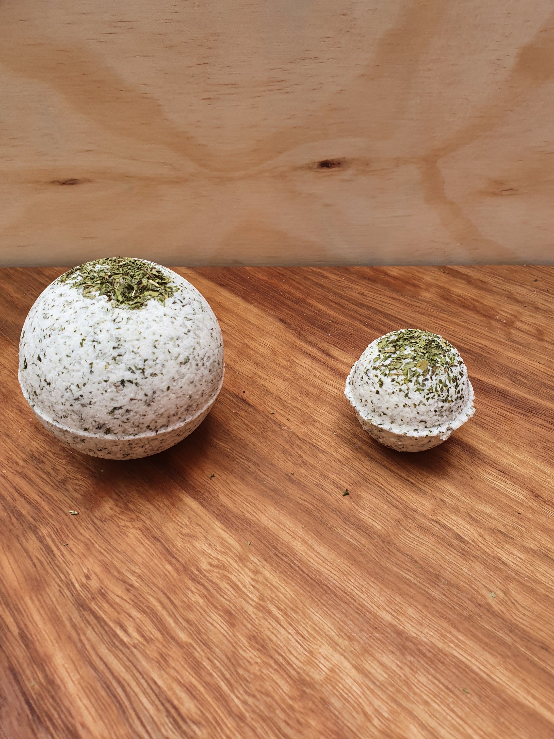 Spearmint Natural Bath Bomb