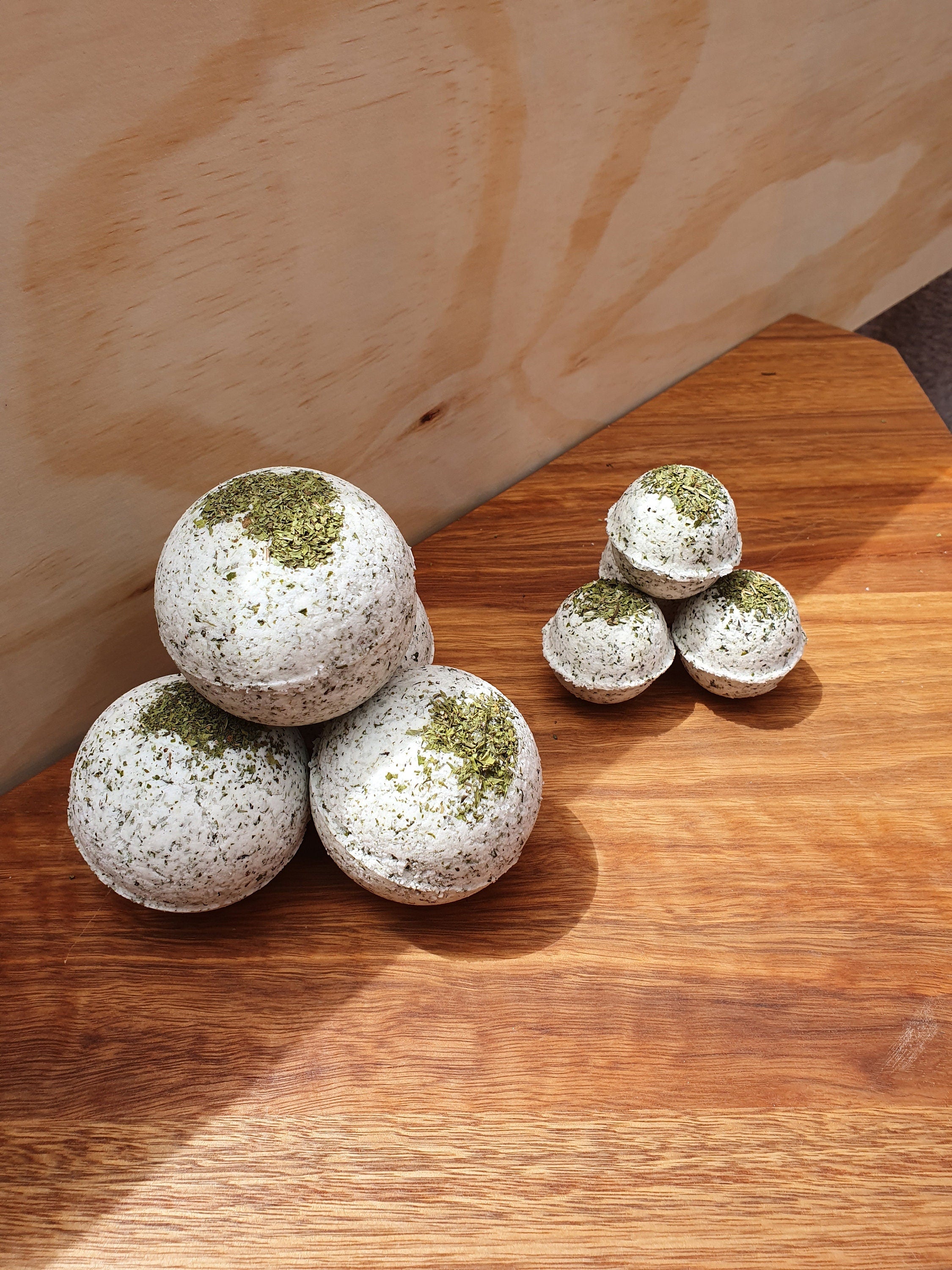 Spearmint Natural Bath Bomb