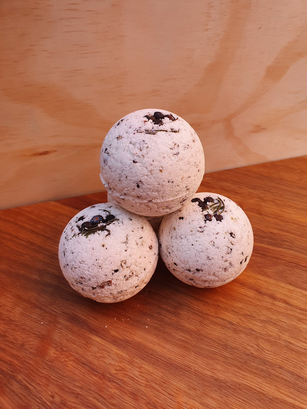 Gin and Tonic Natural Bath Bomb